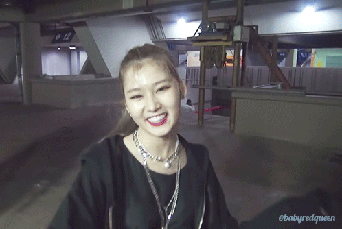 깨방정 떠는 사나.gif | 인스티즈