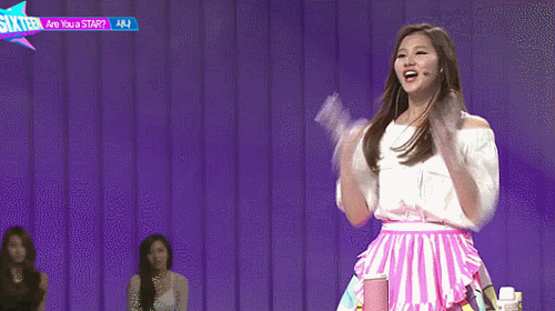 깨방정 떠는 사나.gif | 인스티즈