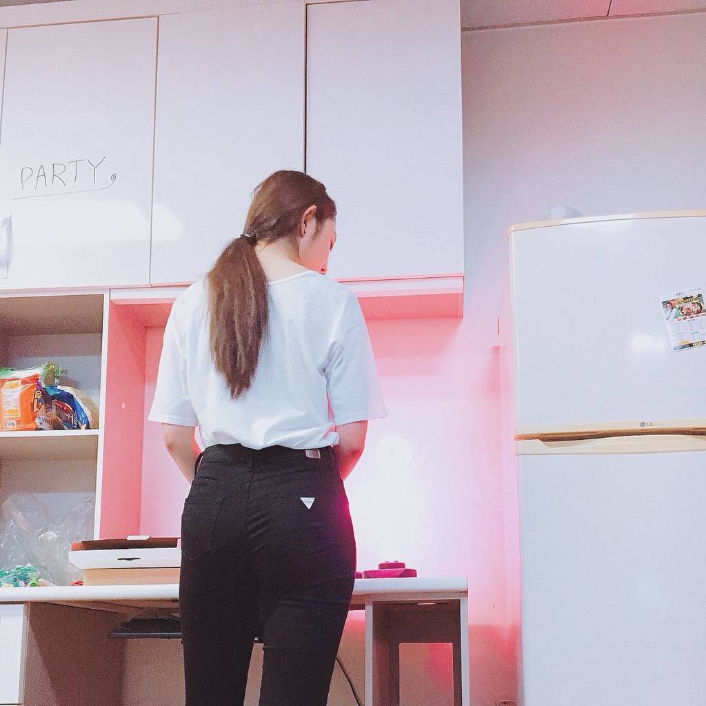 [러블리즈] 밥 먹을 시간도 촉박한 느낌이라서 지수 | 인스티즈