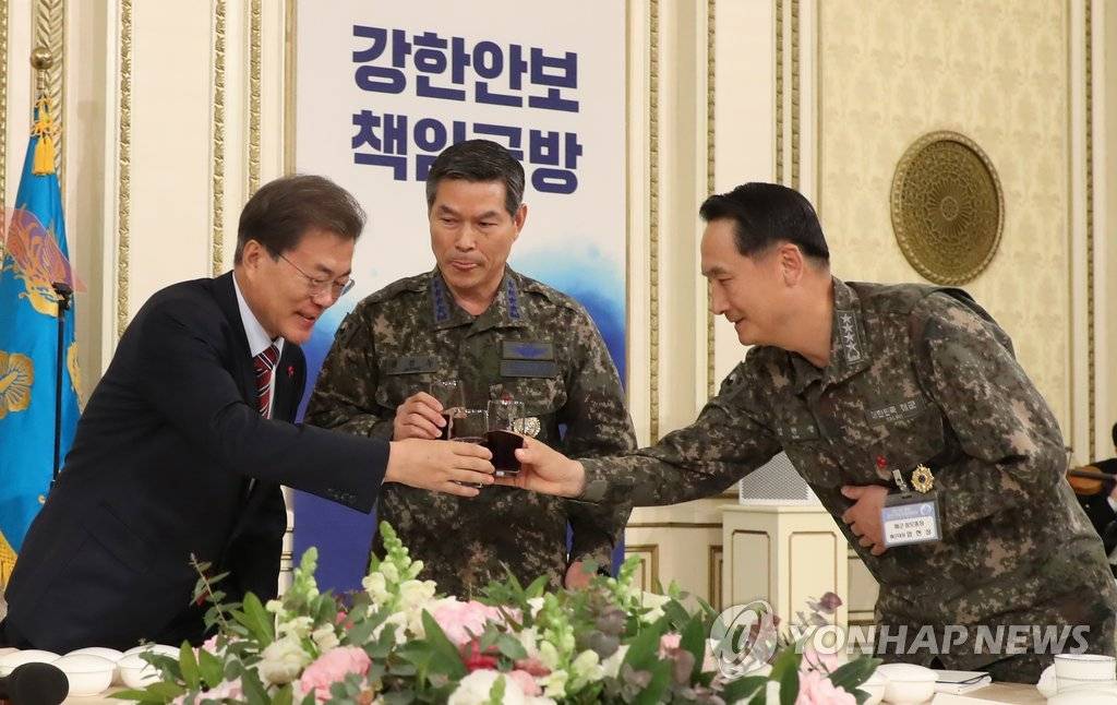 전군 주요지휘관 격려 오찬에서 문재인 대통령 | 인스티즈