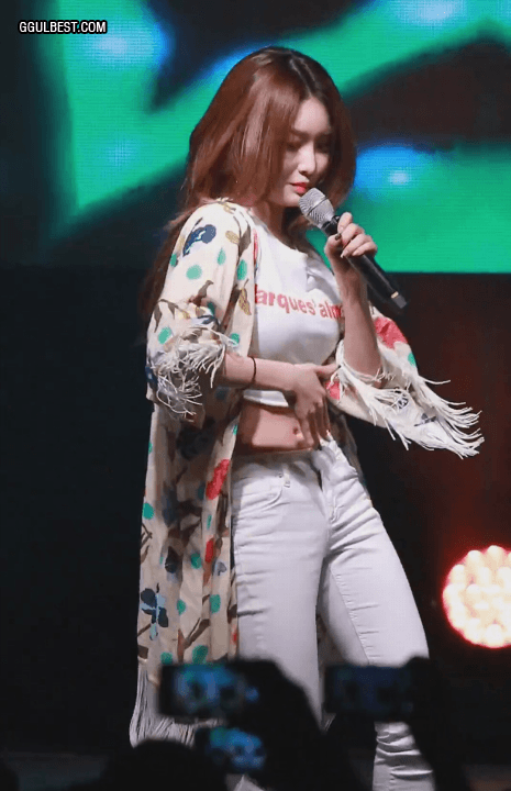 IOI 출신중 가장 섹시한 청하.GIF | 인스티즈