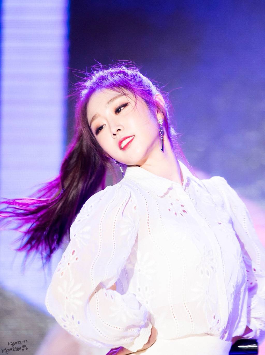 [러블리즈] 밥 먹을 시간도 촉박한 느낌이라서 지수 | 인스티즈