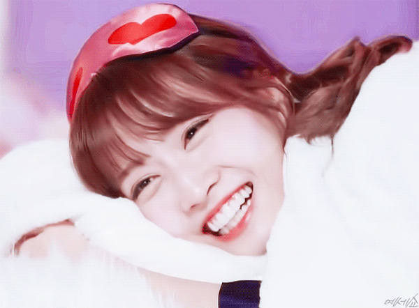 트와이스 모모 눕방.gif | 인스티즈