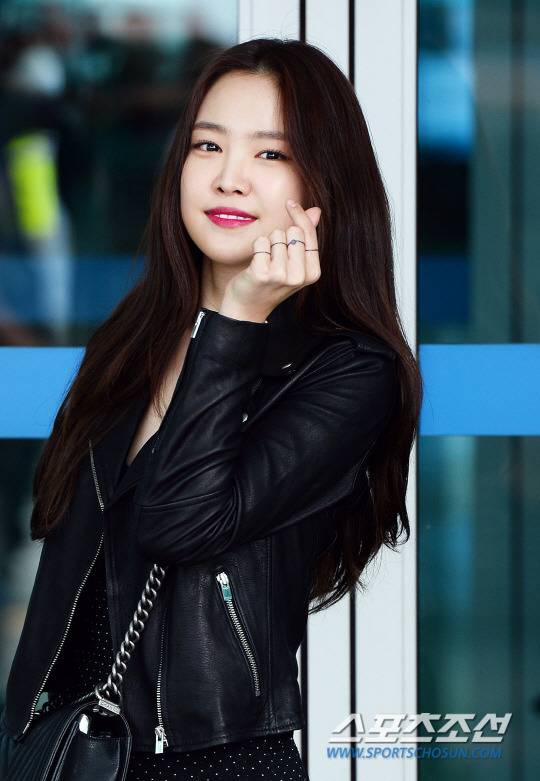 뉴욕 프로모션 가는 손나은이.jpg | 인스티즈