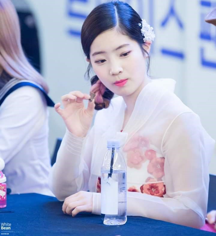 추석특집 한복입은 트와이스 다현 | 인스티즈