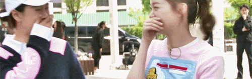 [런닝맨] 여vs여 경쟁구도가 아니라 자매케미 보여주는 송지효전소민 | 인스티즈