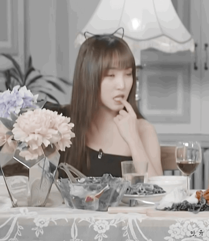 [여자친구] 밥이나 먹으려해서 유주 | 인스티즈