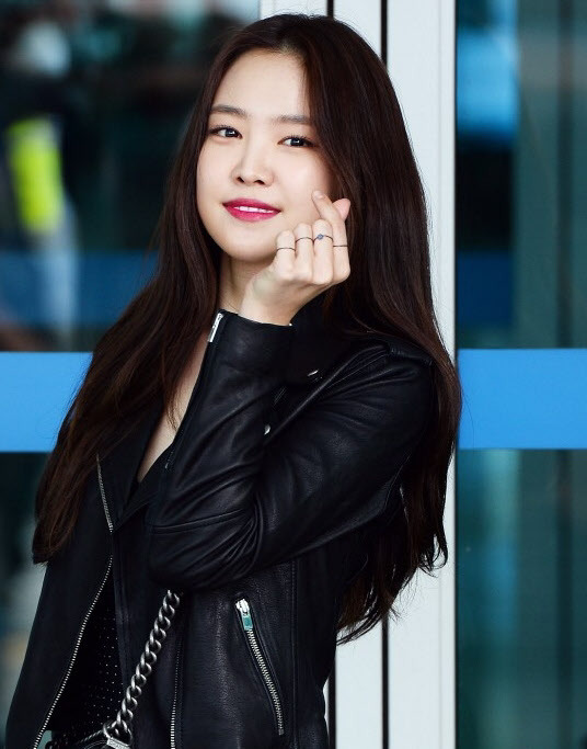 [에이핑크] 오늘자 손나은 뉴욕 패션위크 참석 & 화보 촬영차 출국 | 인스티즈