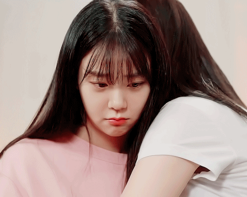 [청춘시대2] 하메들이 하루종일 울고있는 예은이를 위로하는 방법.gif | 인스티즈