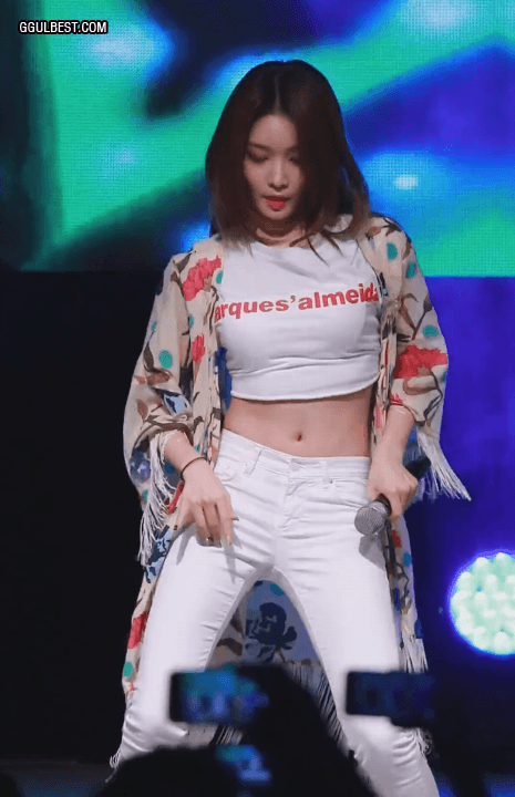 IOI 출신중 가장 섹시한 청하.GIF | 인스티즈