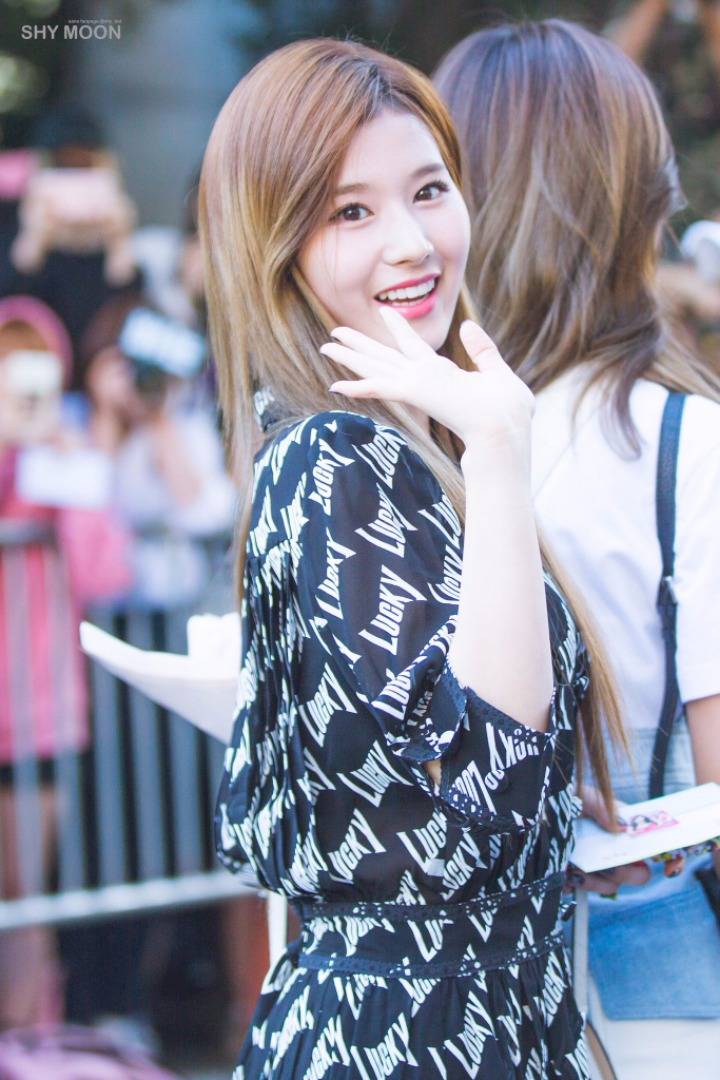 [twice] 출근길에 원피스입은 사나.jpg | 인스티즈