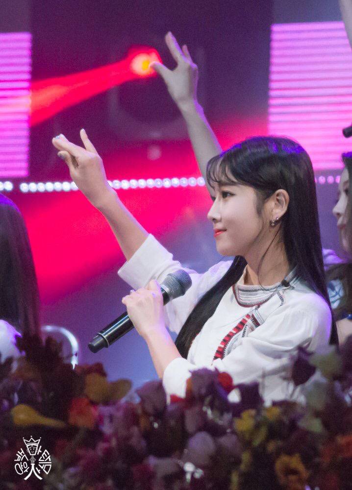 [러블리즈] 퇴근하고 학교에 가야해서 지애 | 인스티즈