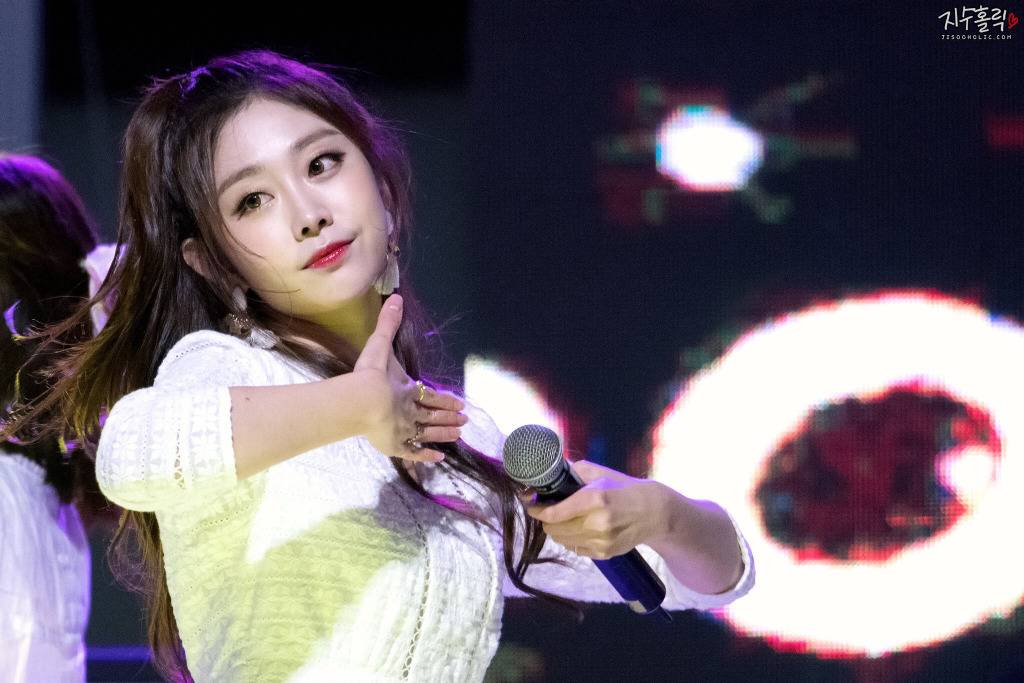 [러블리즈] 밥 먹을 시간도 촉박한 느낌이라서 지수 | 인스티즈