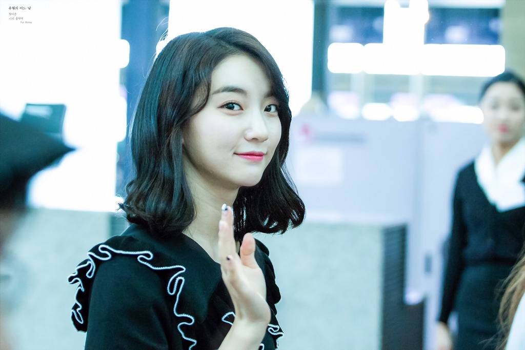 [오마이걸] 선선한 바람이 불어와서 비니 | 인스티즈