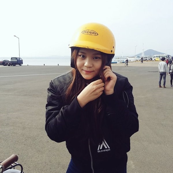 여자친구 엄지 | 인스티즈