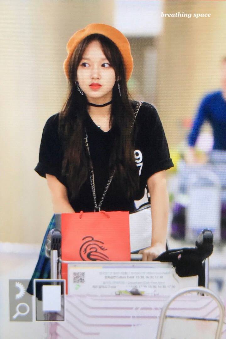 연휴 보내고 입국한 성소 | 인스티즈