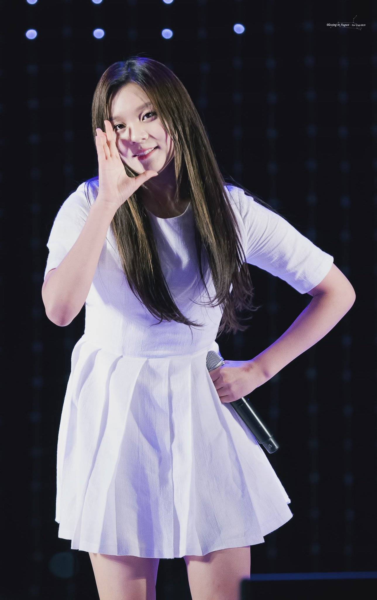 2018년 첫 여자친구 엄지 | 인스티즈