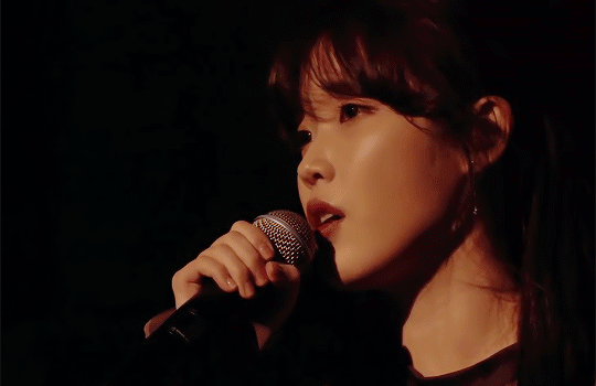 노래하는 아이유 2.gif | 인스티즈