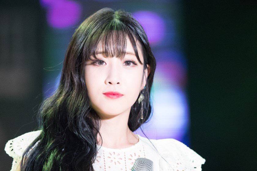 [러블리즈] 아침부터 조금 쌀쌀한 날씨인 것 같아서 지애 | 인스티즈