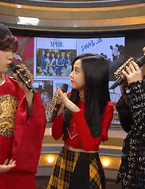 블랙핑크 지수 인기가요 MC 컷.gif | 인스티즈