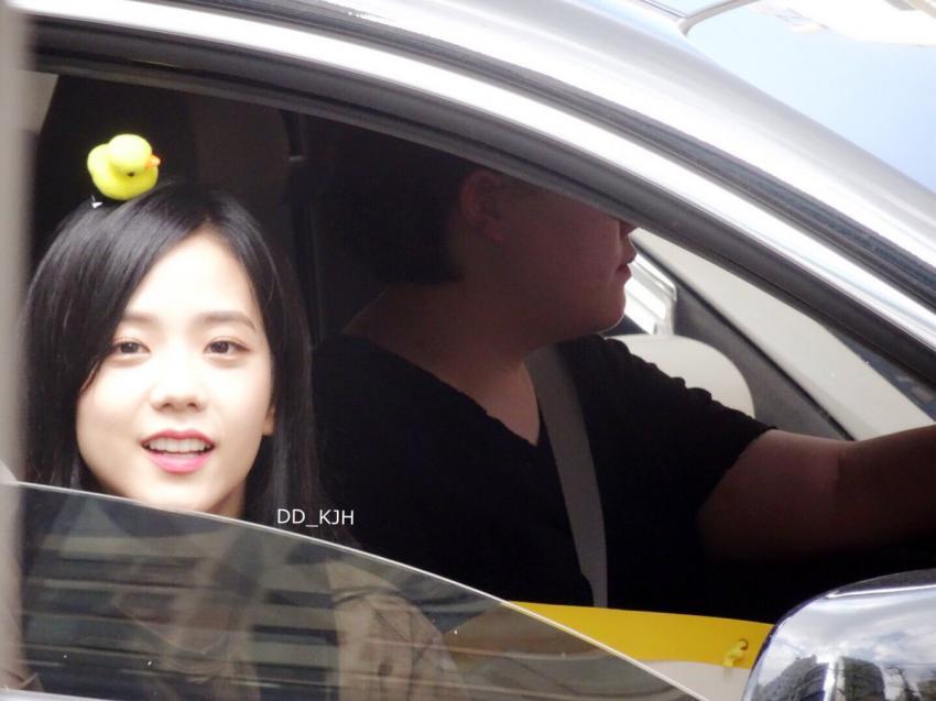 블랙핑크 지수 인기가요 MC 컷.gif | 인스티즈