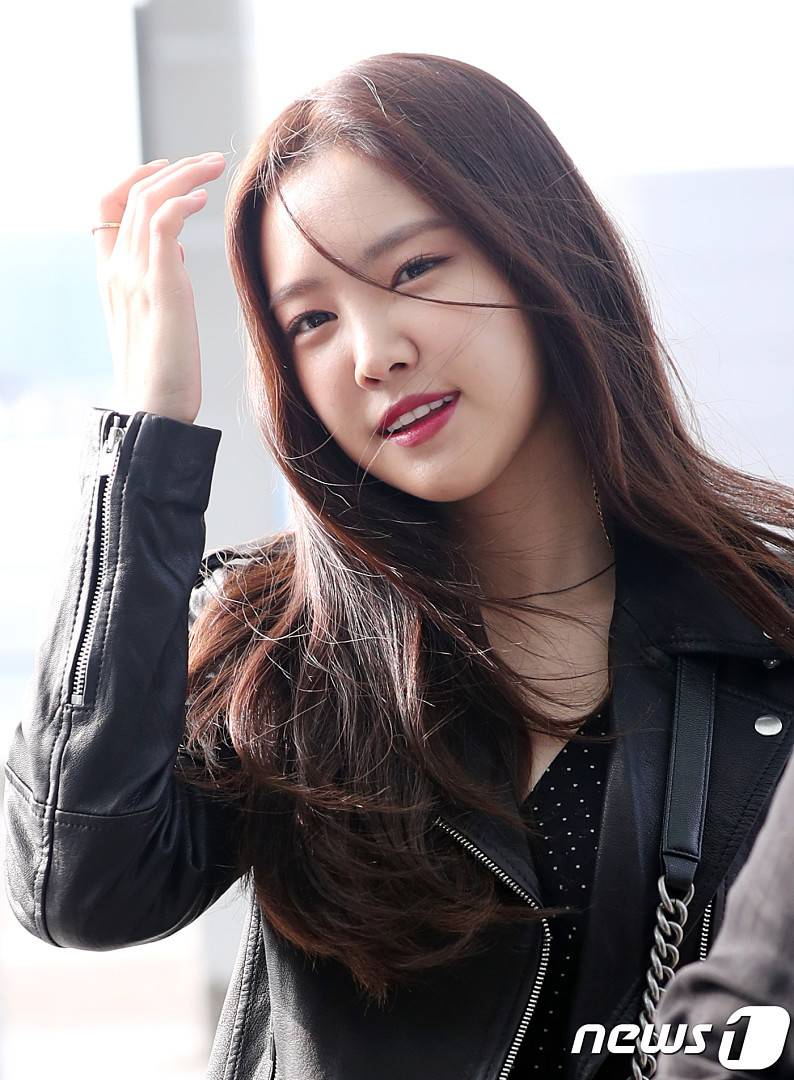 뉴욕 프로모션 가는 손나은이.jpg | 인스티즈