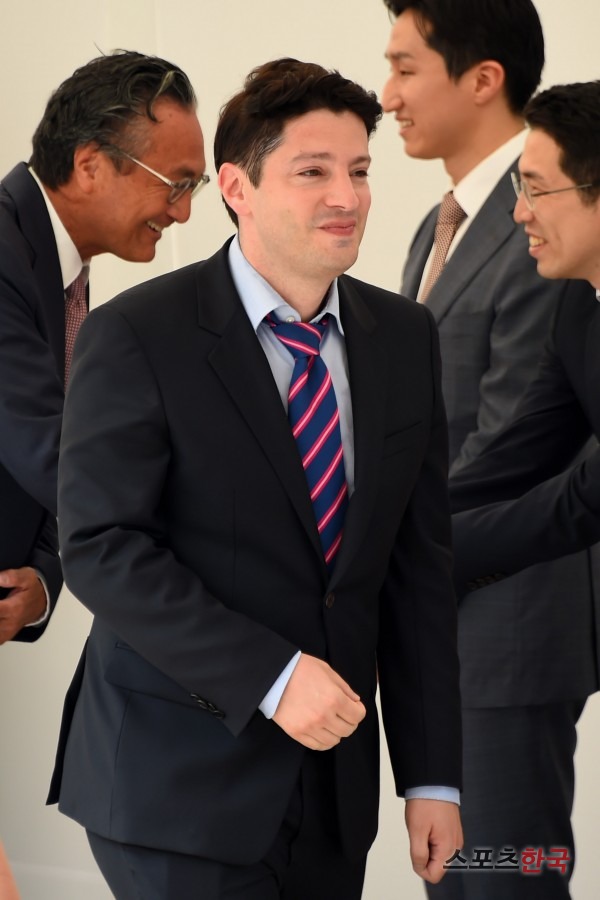 현대가 결혼식에 참석한 마크 왜일까... 찾아봄.. | 인스티즈