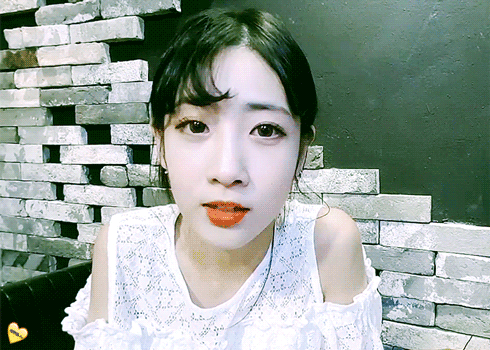 [러블리즈] 아침부터 조금 쌀쌀한 날씨인 것 같아서 지애 | 인스티즈