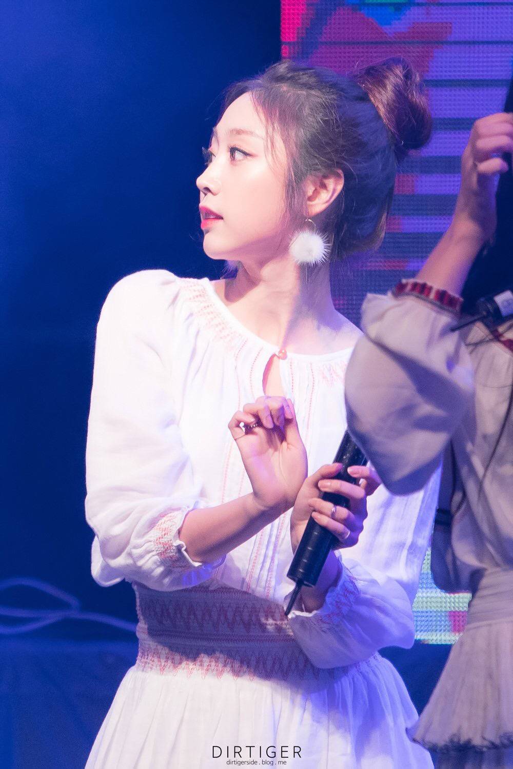 [러블리즈] 밥 먹을 시간도 촉박한 느낌이라서 지수 | 인스티즈