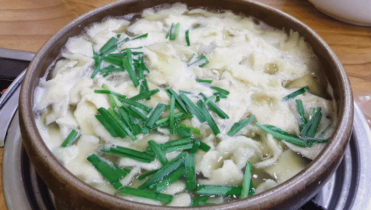 추운날 생각나는! 쫄깃시원한 수제비 gif | 인스티즈