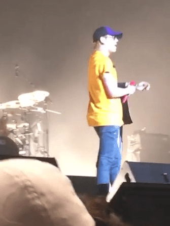 나방먹는 지코.gif | 인스티즈