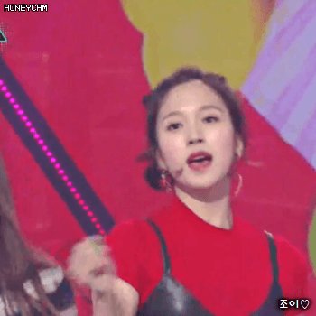 171110 뮤직뱅크 머리를 단정히 한 트와이스 미나.gif | 인스티즈