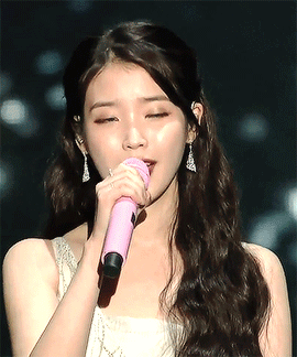 노래하는 아이유 2.gif | 인스티즈