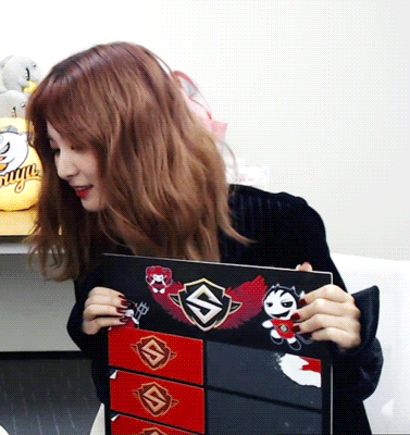 고기를 좋아하는 귀여운 슬기.gif | 인스티즈