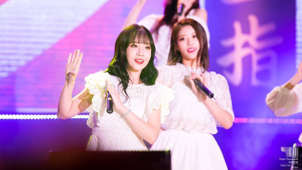 [러블리즈] 퇴근하고 학교에 가야해서 지애 | 인스티즈