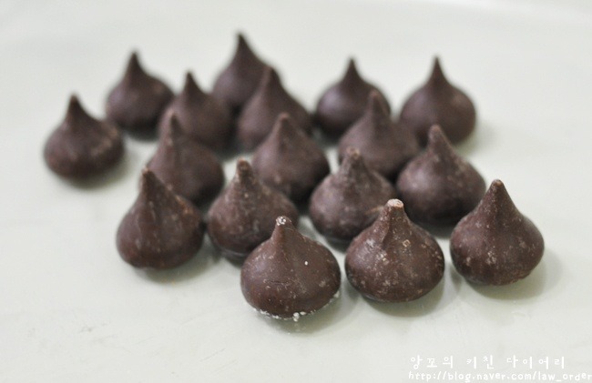 모기 멸종 시키고 초콜렛 못먹기 vs 초콜렛 3박스 받고 하루에 한번씩 모기 물리기 | 인스티즈