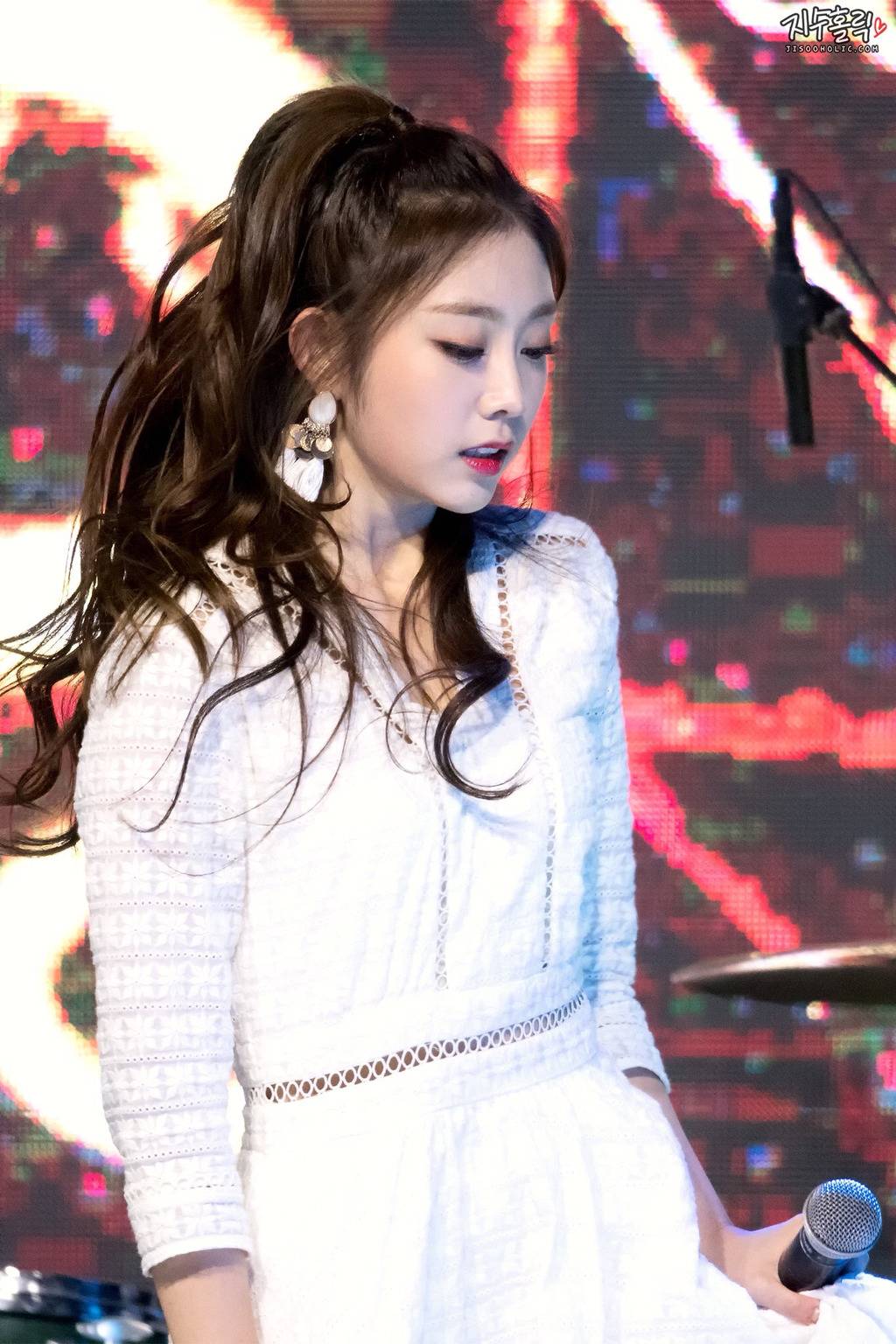 [러블리즈] 밥 먹을 시간도 촉박한 느낌이라서 지수 | 인스티즈