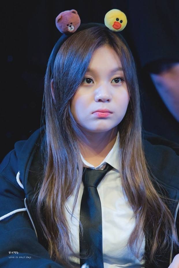 여자친구 엄지 | 인스티즈
