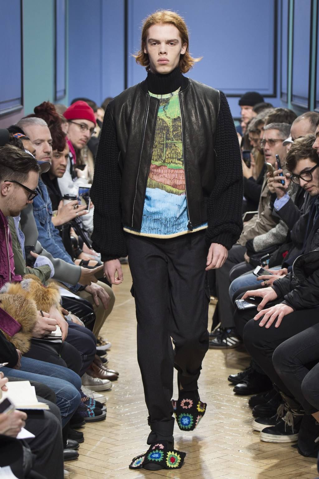 로에베 수석 디자이너 J.W Anderson 2017.18 F/W 남성복 컬렉션 | 인스티즈