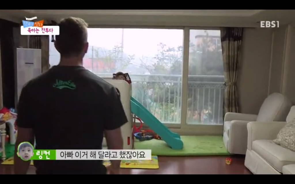 서양남자들은 군대를 안가서 위계질서를 모르니까 여자처럼 살림하는거야 | 인스티즈