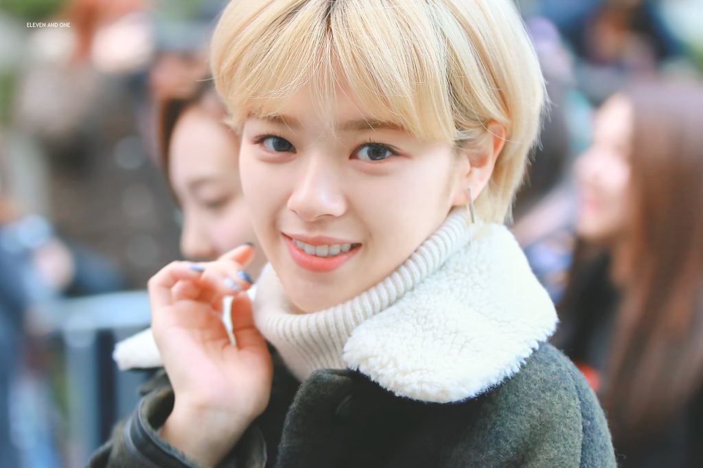 귀여운척 하는 정연... | 인스티즈