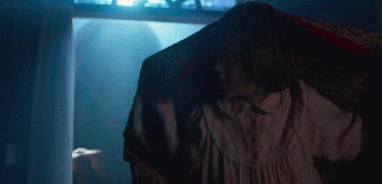 영국에 머물때 새벽 3시에 깨어있으면 절대 안되는 이유.gif | 인스티즈