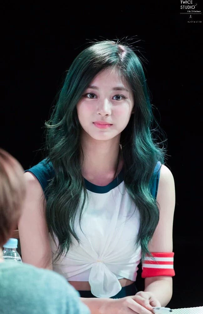  비주얼 미쳤었던 매생이 쯔위.gif | 인스티즈