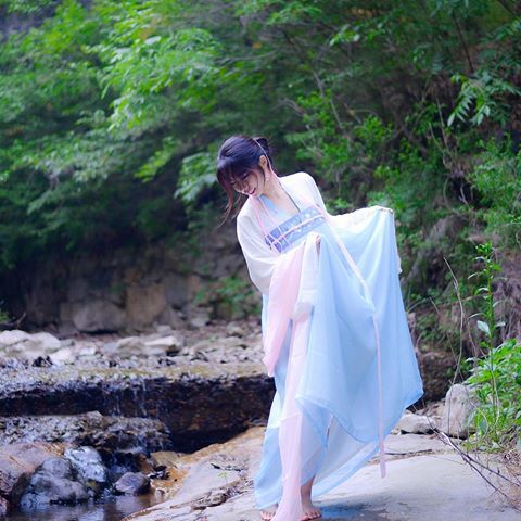 각자 색이 뚜렷한 한중일 전통의상들 | 인스티즈