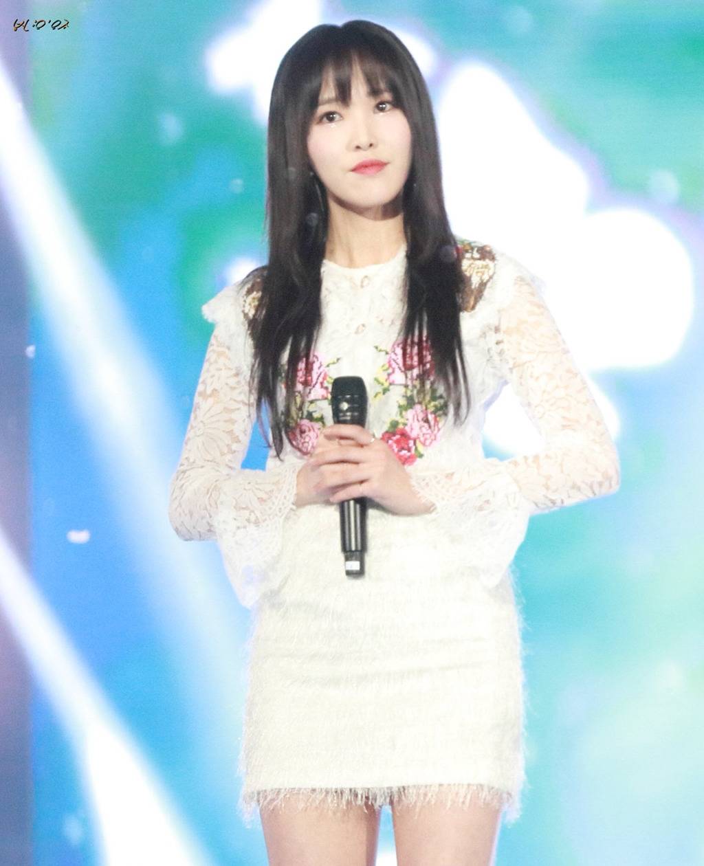 [여자친구] 생일날 일하는게 썩 좋은 일은 아니라서 유주 | 인스티즈