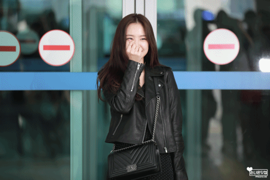 [에이핑크] 오늘자 공항 손나은.jpg | 인스티즈