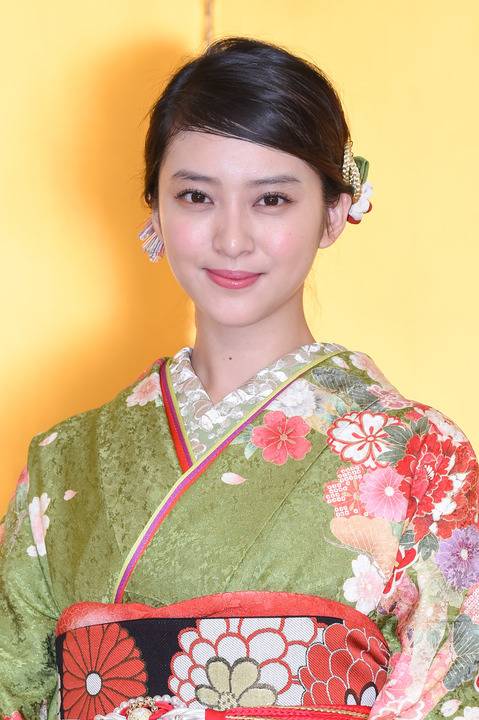 각자 색이 뚜렷한 한중일 전통의상들 | 인스티즈