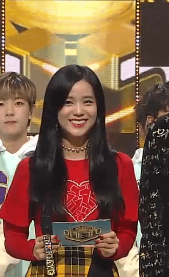 블랙핑크 지수 인기가요 MC 컷.gif | 인스티즈