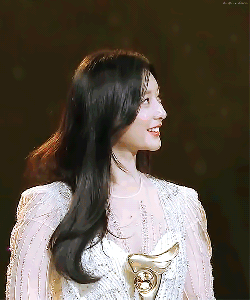 연기대상 때 김지원.gif | 인스티즈