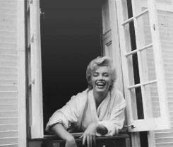 [마릴린먼로] 육감적인 몸매 + 천진난만하고 사랑스러운 얼굴 | 인스티즈